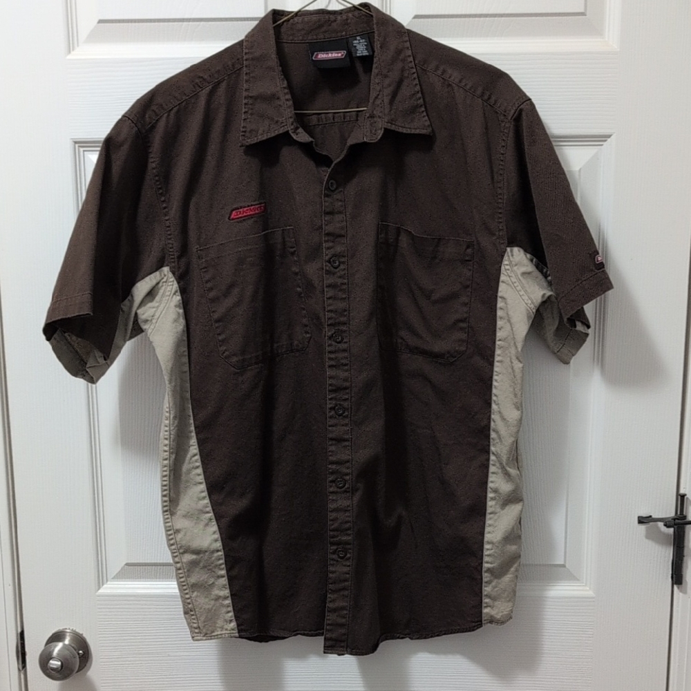 Dickies Vintage Men's Casual Brown and Tan Button Down Shirt